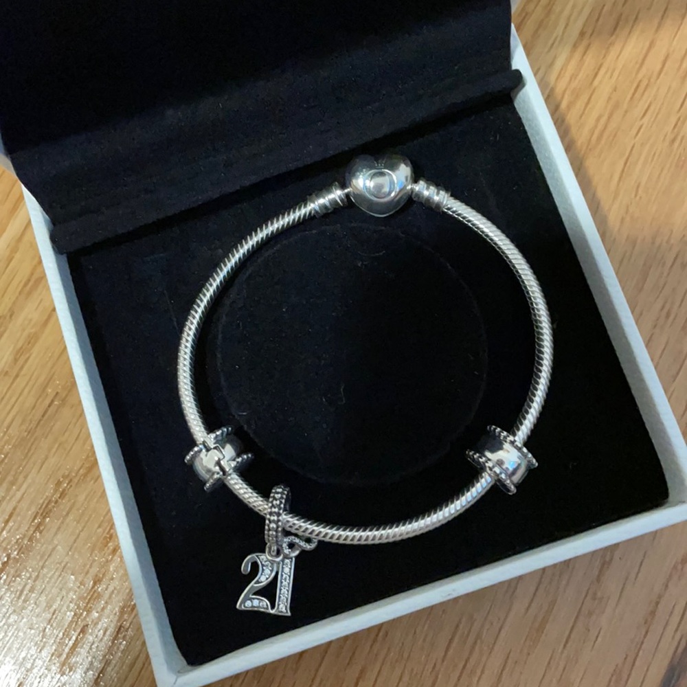 Pandora 21 Bracelet